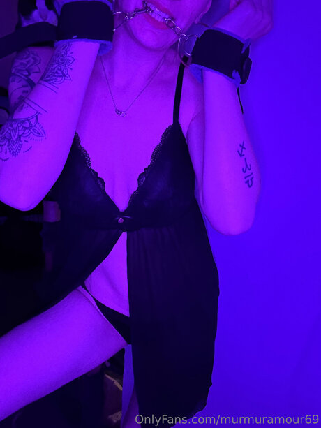Murmuramour69 model top photos