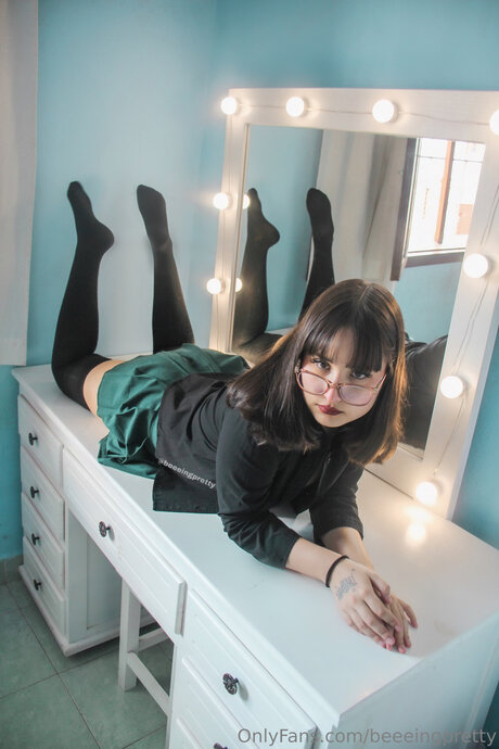 Beeeingpretty art star archive