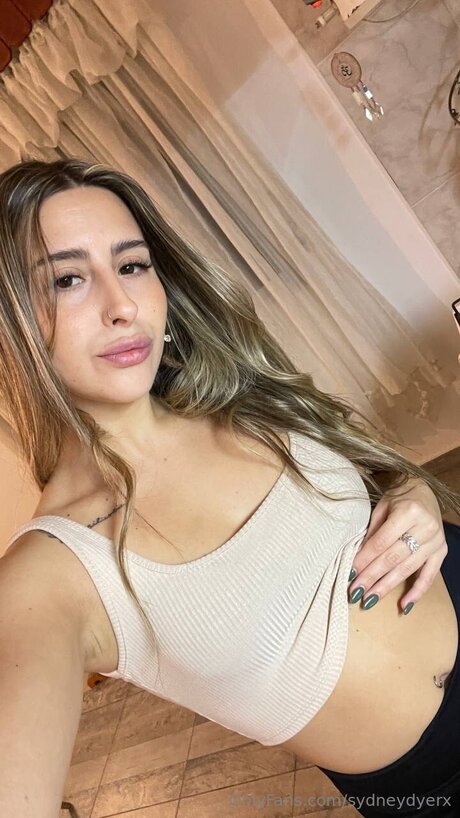 Sydneydyerx porn actress photos