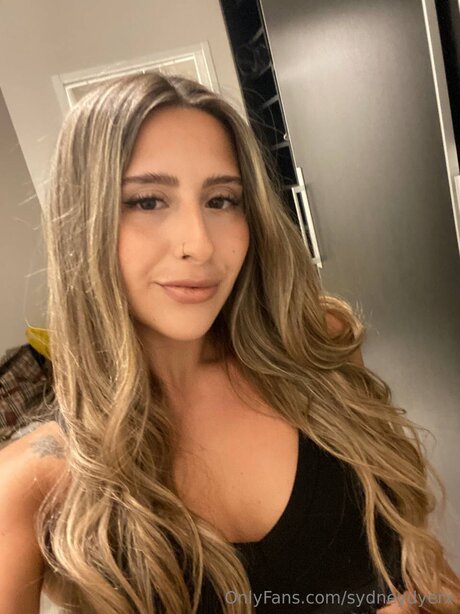 Sydneydyerx model sex archive