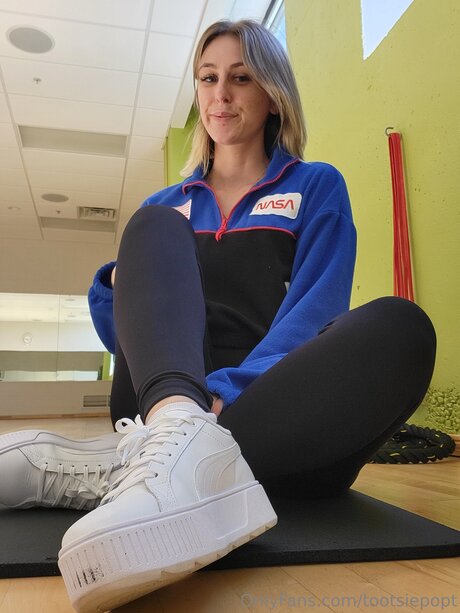 Tootsiepopt star pornographic picture