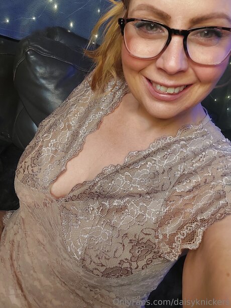 Daisyknickers hot model pics