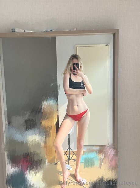 Letmeliberateyou nude model galleries