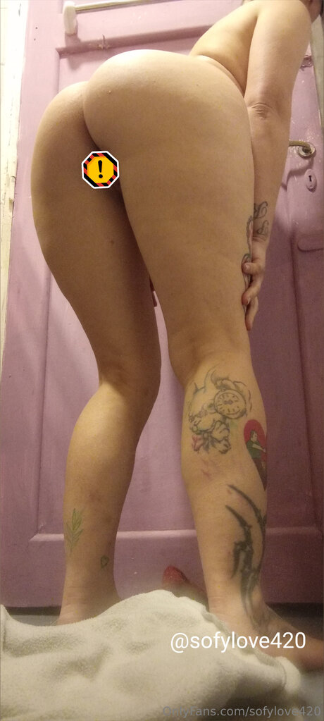 Sofylove420 model naked galleries