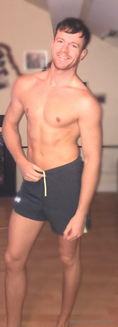 Tygeerr naked model img