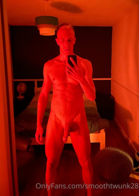 Hungblondebrit star adult photo