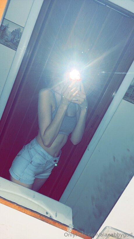 Alanabbygurl star erotic pics