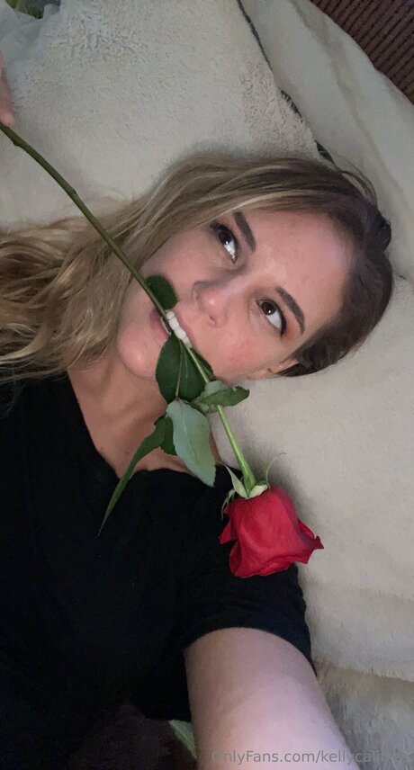 Kellycalifree nudes actress pictures