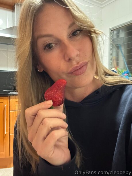 18 free onlyfans naked gallery