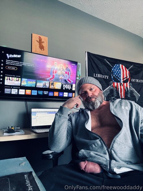 Freewooddaddy erotic pornstar pic