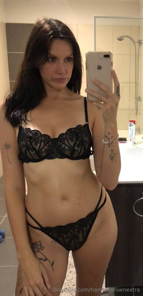 Hannahbrownextra model adult pic