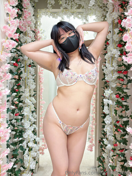 Lilylightsworn model adult images