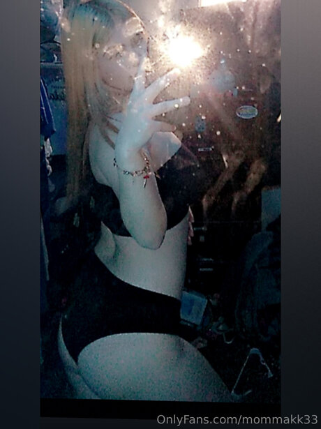 Mommakk33 star xxx photo