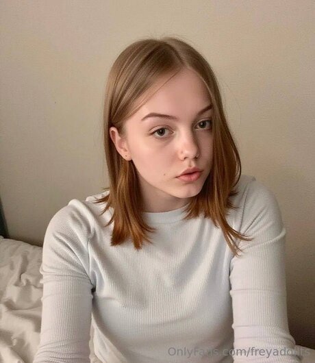 Freyadollts model sexy img