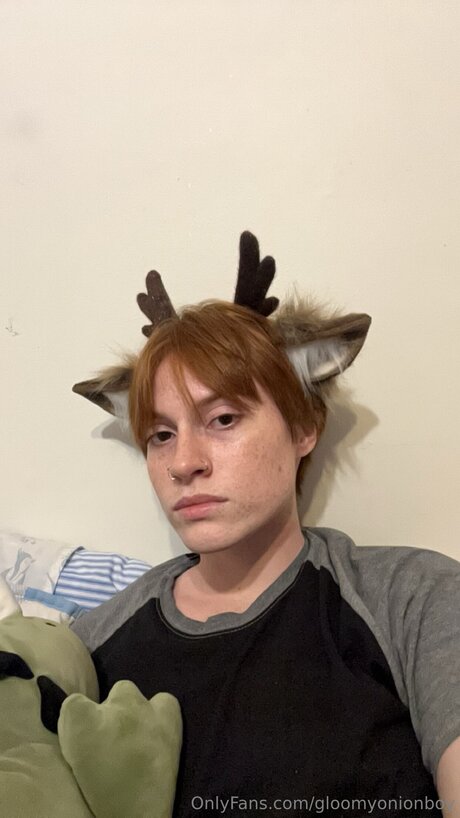 Gloomyonionboy star naked archive