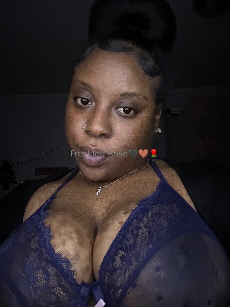 Freckledfantasy5 model top img