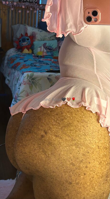 Freckledfantasy5 pornstar pretty pic