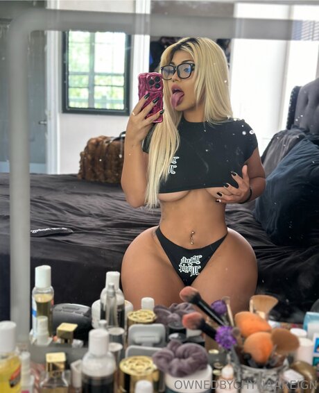 Latinaabarbiex nudes star gallery