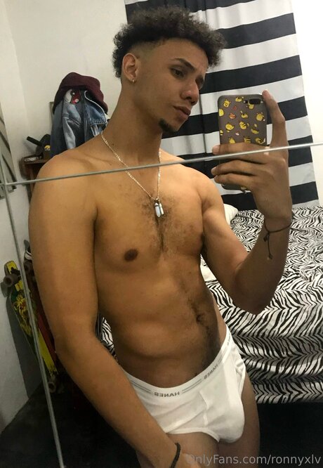 Ronnyxlv star pornographic photos