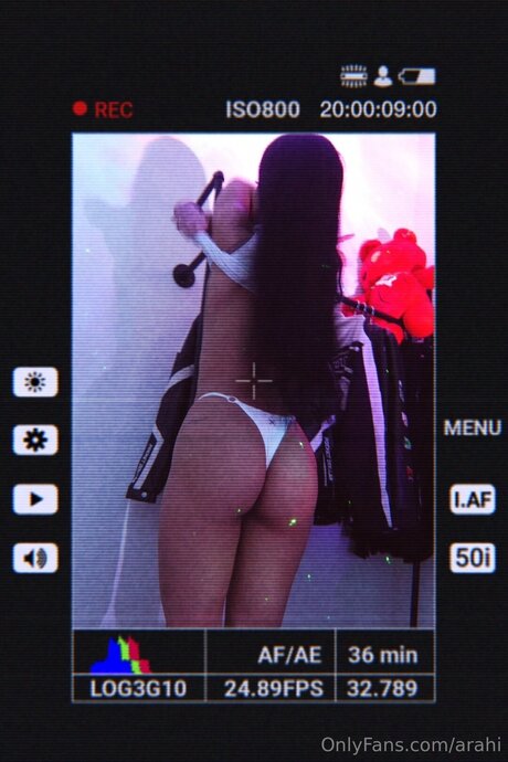 Arahi star erotic images