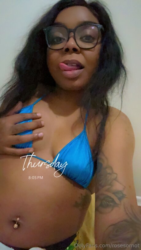 Rosesornot actress pictures