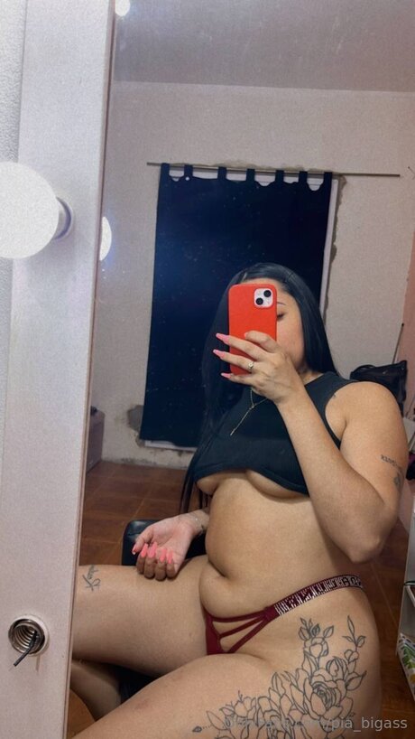 Pia Bigass adult model pictures