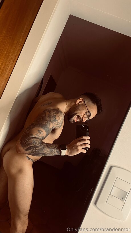 Brandonmor nude model photo