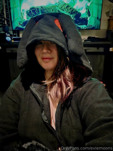 Eviemoons beautiful pornstar photo