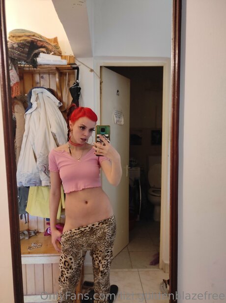 Lizi Goldenblazefree hd pornstar photo