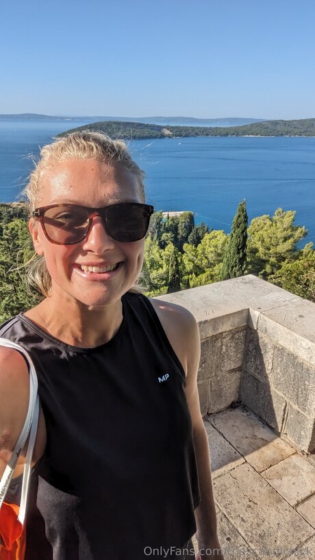 Thescandichick art actress photos