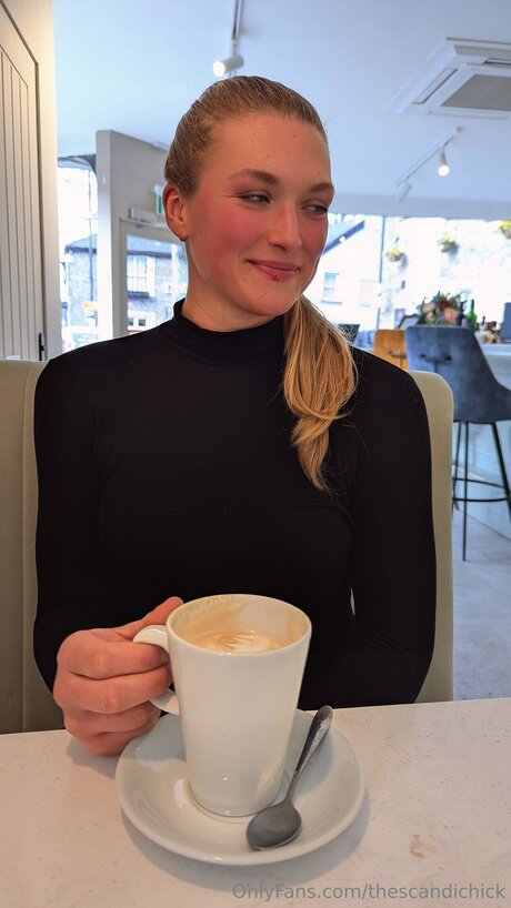 Thescandichick star porn picture