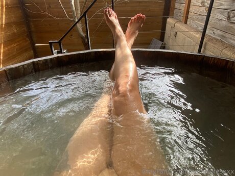 Mamisolesxxx adult model image