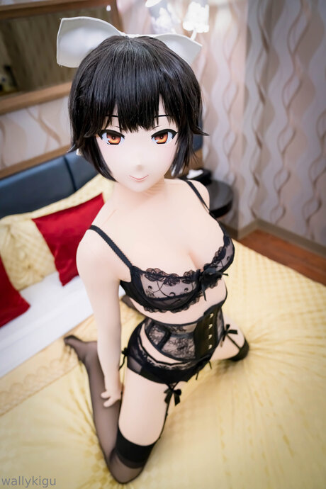 Wallykigu model top pic