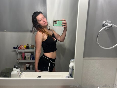 Kaybradley420 model top img