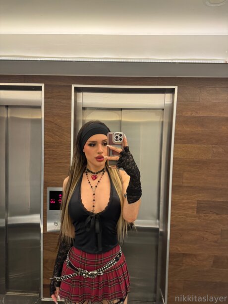 Nikkitaslayer model free images