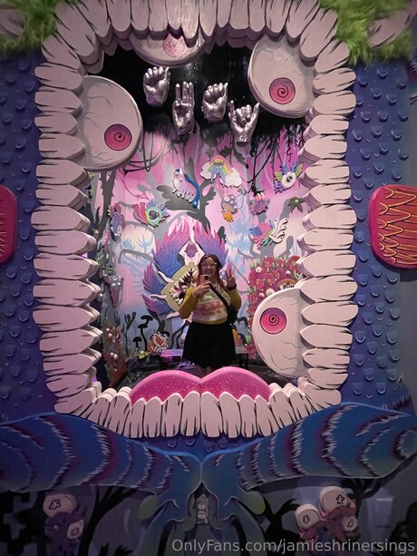 Jamieshrinersings pornstar hot img