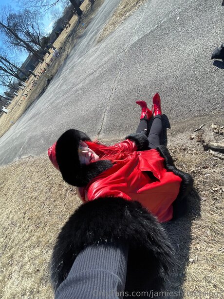 Jamieshrinersings sex star img