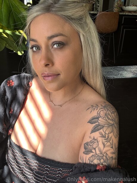 Makennalush xxx model images