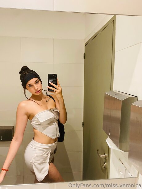 Miss Veronica star beautiful photos