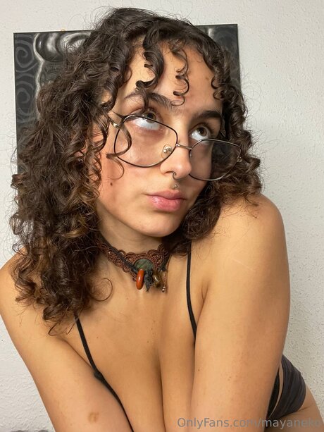 Maya Morocha model art photos