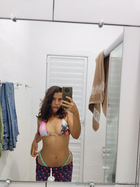 A4uari Ana model sexy pictures