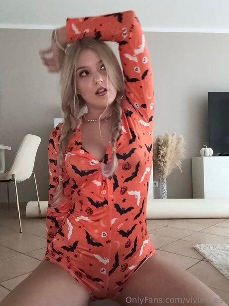 Vivien Esc star pornographic photos