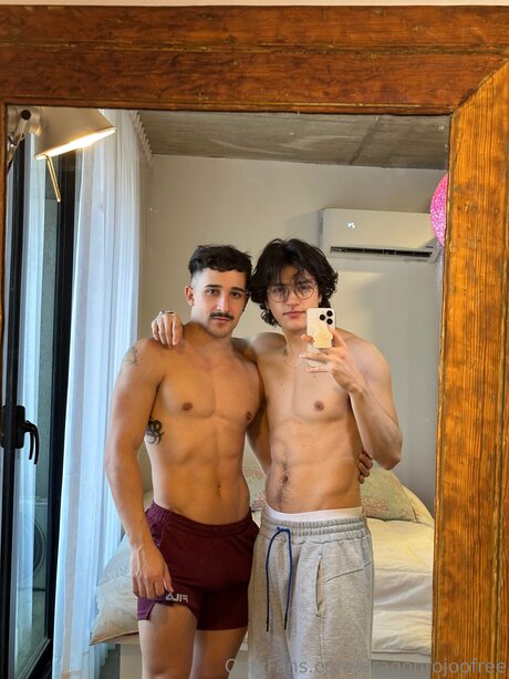 Dragonrojoofree star naked photos