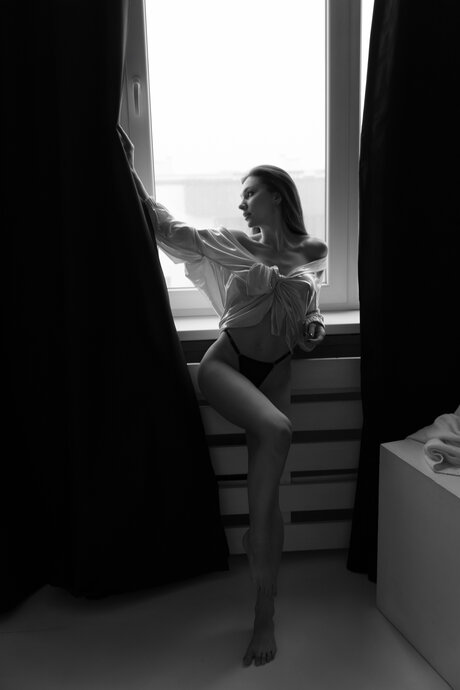 Larahook top actress gallery