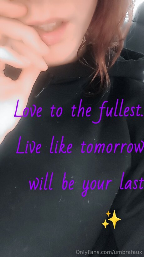 Umbrafaux pretty model pics