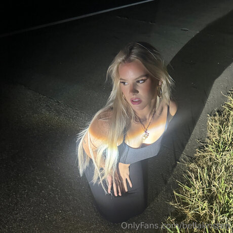 Bellakristen model nudes pic