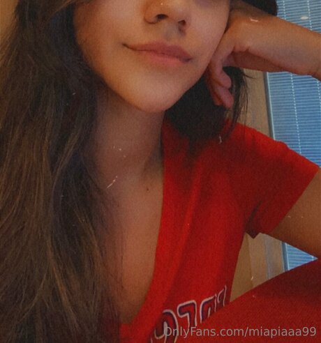 Miapiaaa99 adult star galleries