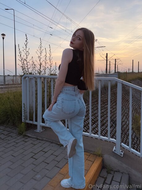 Vallmi exclusive pornstar archive