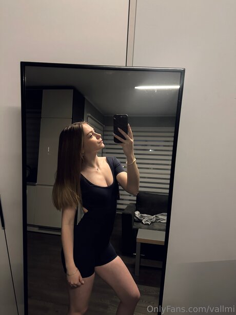 Vallmi top actress pic