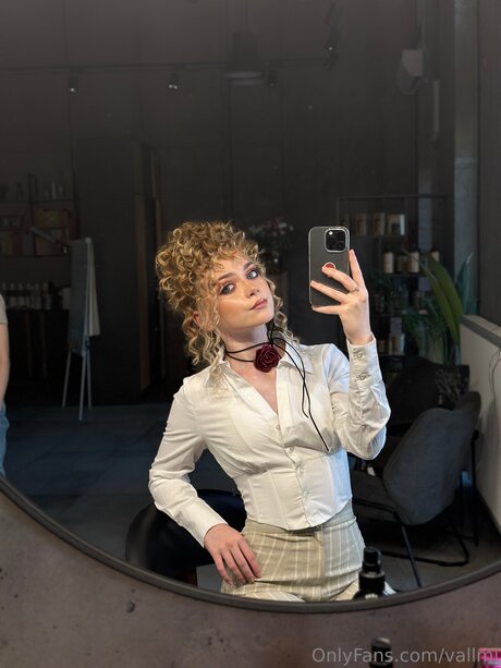 Vallmi free actress images